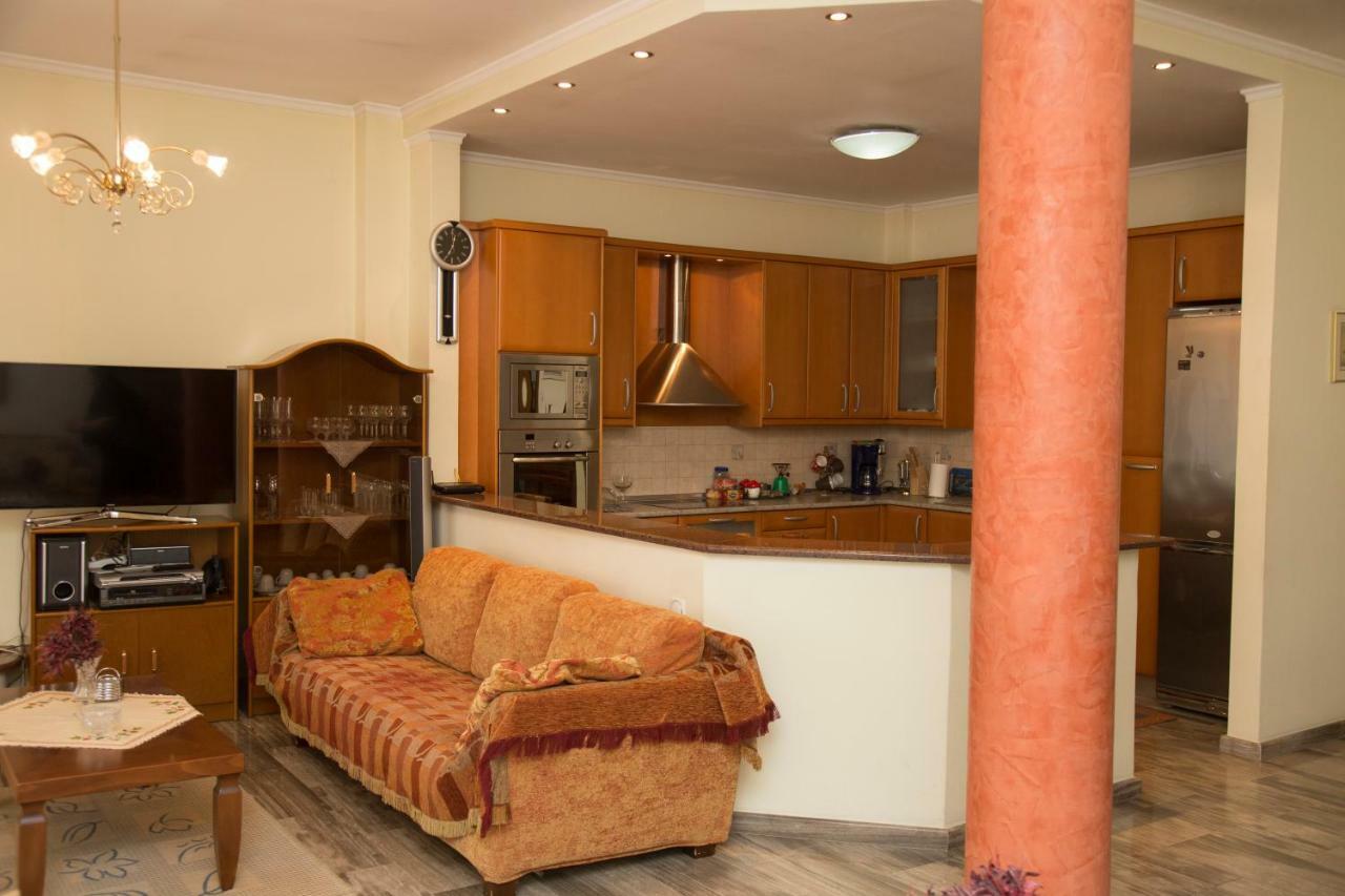 Veta'S Spacious Central Apartment Serres Luaran gambar