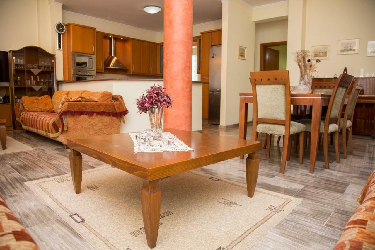 Veta'S Spacious Central Apartment Serres Luaran gambar